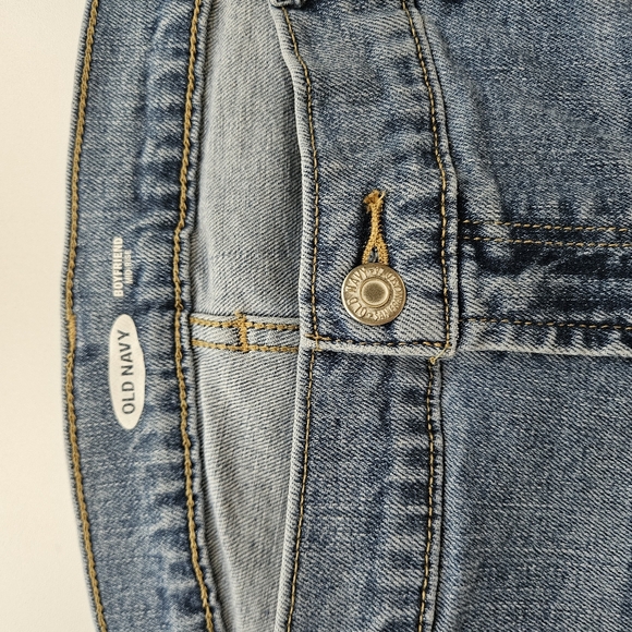 Old Navy Boyfriend Mid-Rise Jeans Womens Sz 16 Distressed Blue Denim Lightweight - Picture 7 of 8